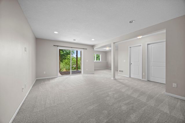 7652 Addisen Path, Inver Grove Heights, MN 55077