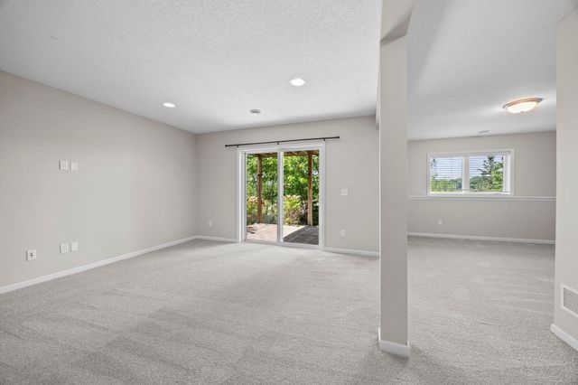 7652 Addisen Path, Inver Grove Heights, MN 55077