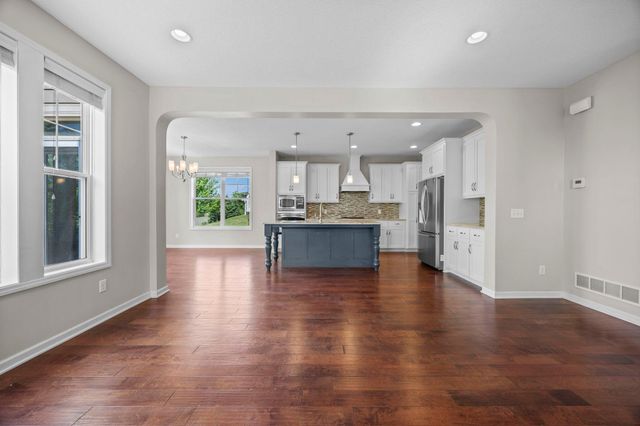 7652 Addisen Path, Inver Grove Heights, MN 55077