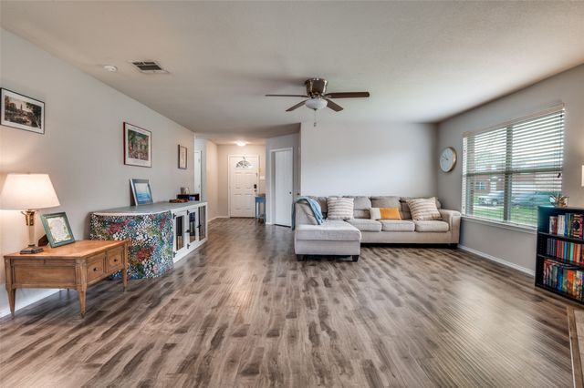 223 Gayleh Lane, Waxahachie, TX 75165