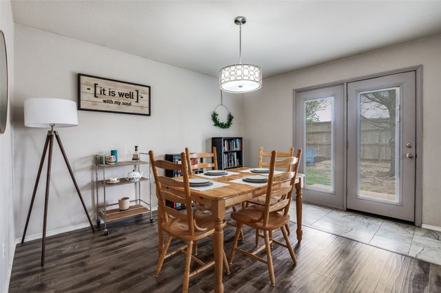 223 Gayleh Lane, Waxahachie, TX 75165