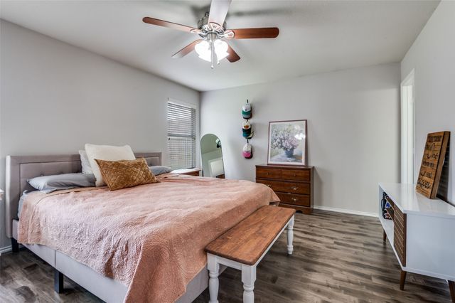 223 Gayleh Lane, Waxahachie, TX 75165