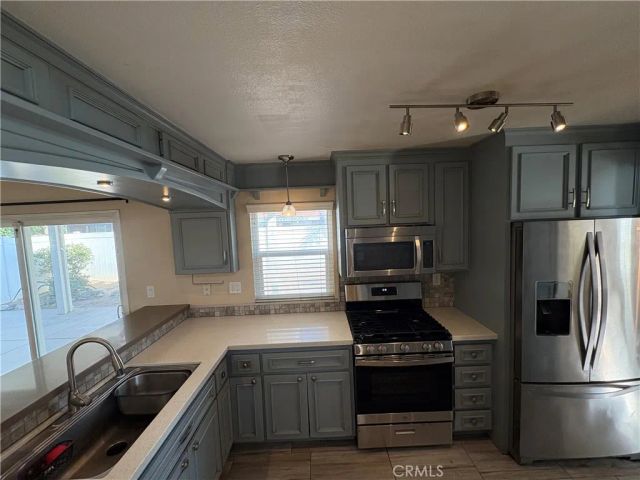 28561 Foxboro Lane, Highland, CA 92346