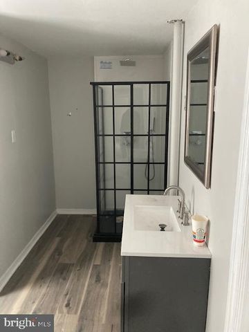 915 EDGEWOOD AVE, Trenton, NJ 08618