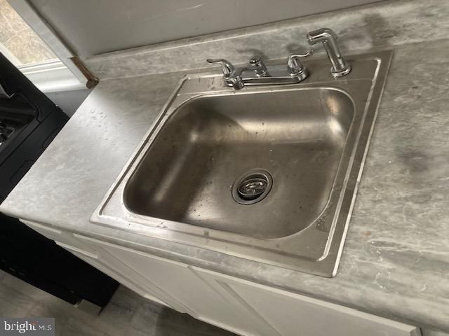 915 EDGEWOOD AVE, Trenton, NJ 08618