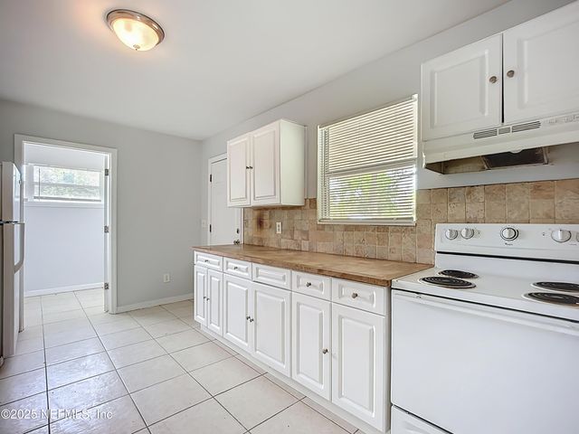 6642 PINNOCHIO Drive, Jacksonville, FL 32210