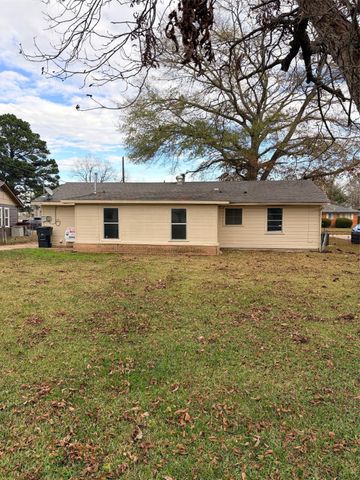 7504 W Canal Boulevard, Shreveport, LA 71108