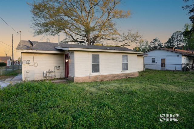 7504 W Canal Boulevard, Shreveport, LA 71108