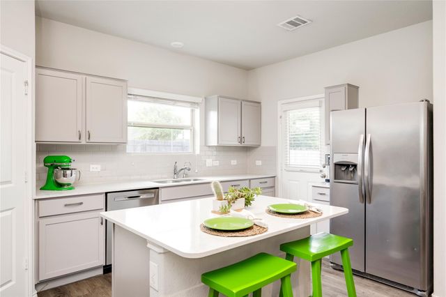 10701 Dimitrios DR, Austin, TX 78747