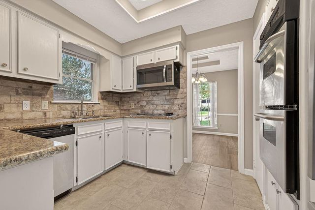 1519 Hitherfield Drive, Sugar Land, TX 77498