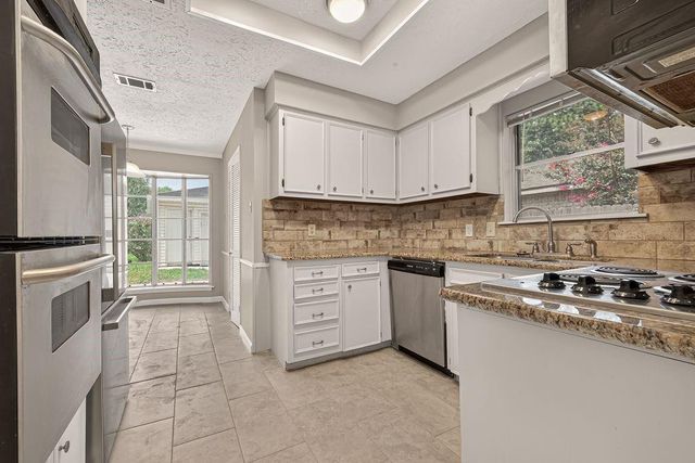 1519 Hitherfield Drive, Sugar Land, TX 77498
