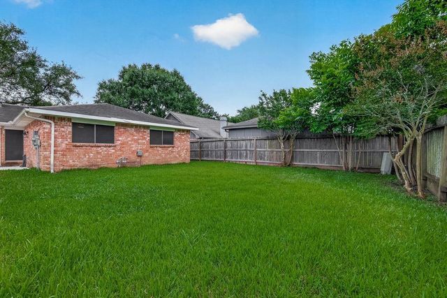 1519 Hitherfield Drive, Sugar Land, TX 77498