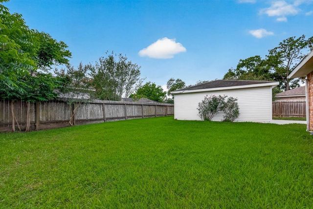 1519 Hitherfield Drive, Sugar Land, TX 77498