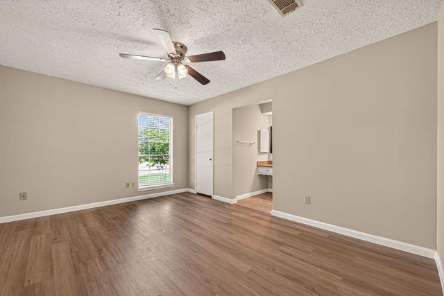 1519 Hitherfield Drive, Sugar Land, TX 77498