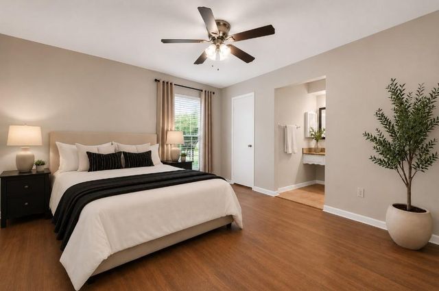 1519 Hitherfield Drive, Sugar Land, TX 77498