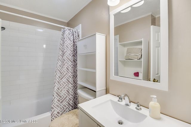 9228 Pointe Aux Chenes Road, Ocean Springs, MS 39564