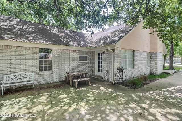 9228 Pointe Aux Chenes Road, Ocean Springs, MS 39564