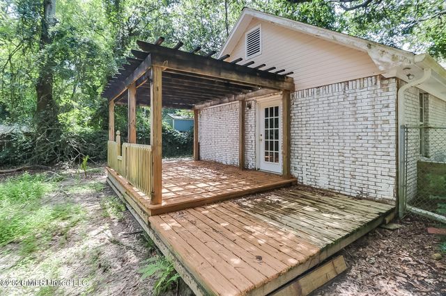 9228 Pointe Aux Chenes Road, Ocean Springs, MS 39564