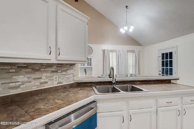9228 Pointe Aux Chenes Road, Ocean Springs, MS 39564