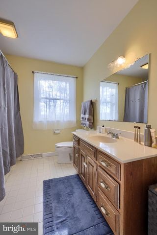 339 CHURCHTOWN RD, Narvon, PA 17555