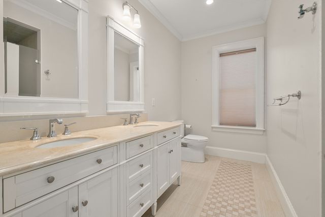 1517 Beacon 4, Brookline, MA 02445