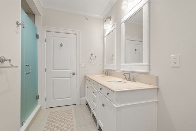 1517 Beacon 4, Brookline, MA 02445