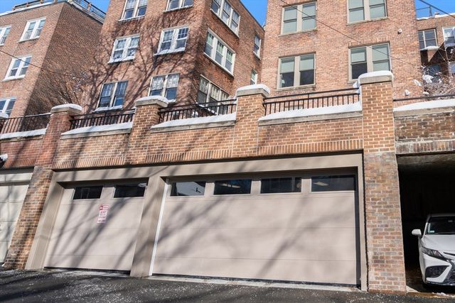 1517 Beacon 4, Brookline, MA 02445