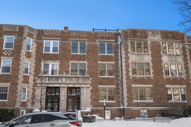 1517 Beacon 4, Brookline, MA 02445