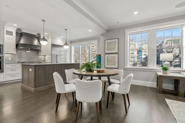 1517 Beacon 4, Brookline, MA 02445