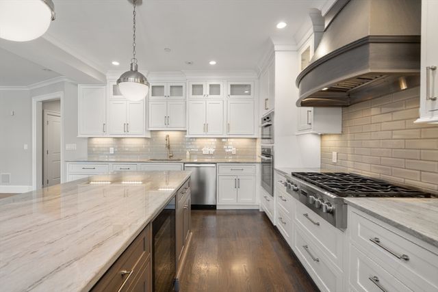 1517 Beacon 4, Brookline, MA 02445