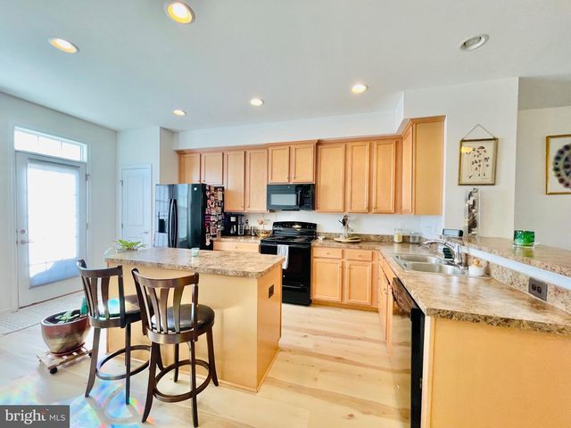 127 STREAMVIEW DR, Fredericksburg, VA 22405