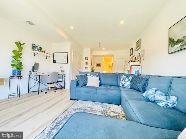 127 STREAMVIEW DR, Fredericksburg, VA 22405