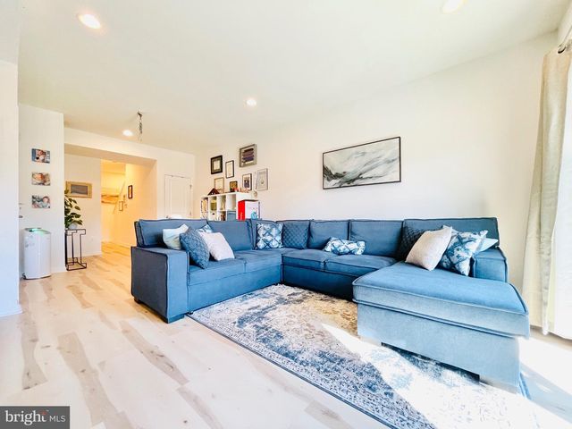 127 STREAMVIEW DR, Fredericksburg, VA 22405