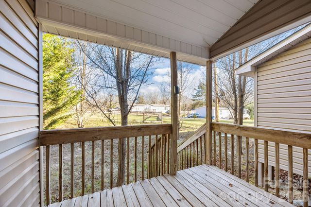 2 Meadow Glen Drive, Fletcher, NC 28732