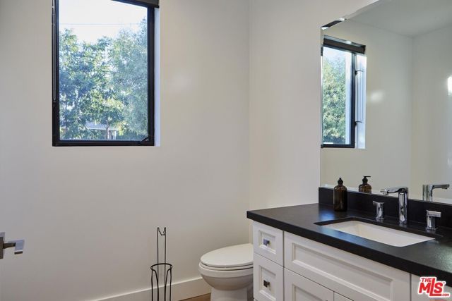 18911 HATTERAS Street, Tarzana (los Angeles), CA 91356