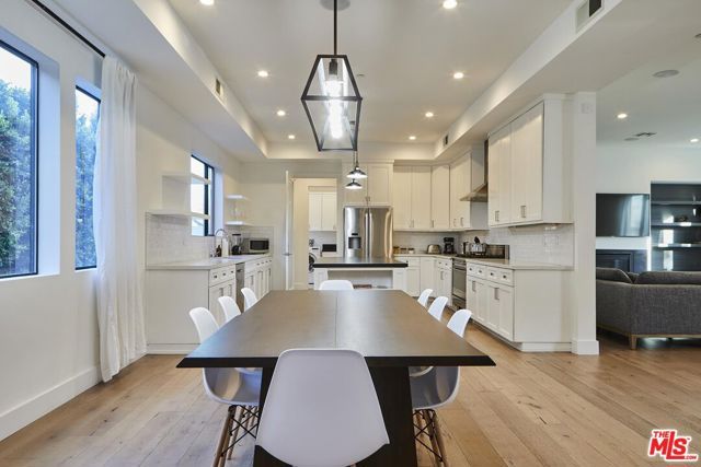 18911 HATTERAS Street, Tarzana (los Angeles), CA 91356