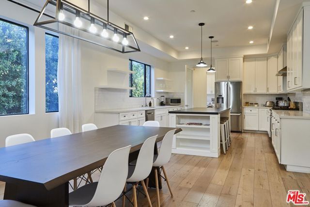 18911 HATTERAS Street, Tarzana (los Angeles), CA 91356