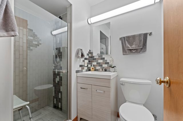 16W604 Crest Avenue, Bensenville, IL 60106