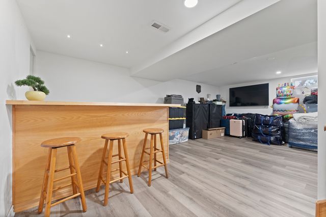 16W604 Crest Avenue, Bensenville, IL 60106