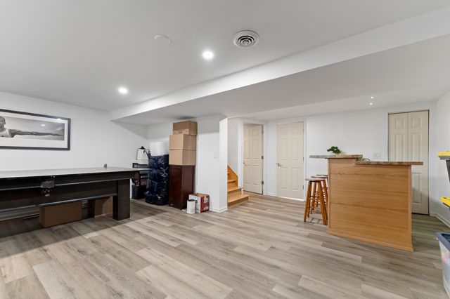 16W604 Crest Avenue, Bensenville, IL 60106