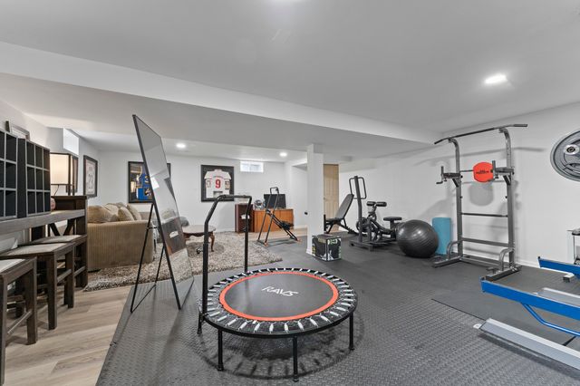 16W604 Crest Avenue, Bensenville, IL 60106