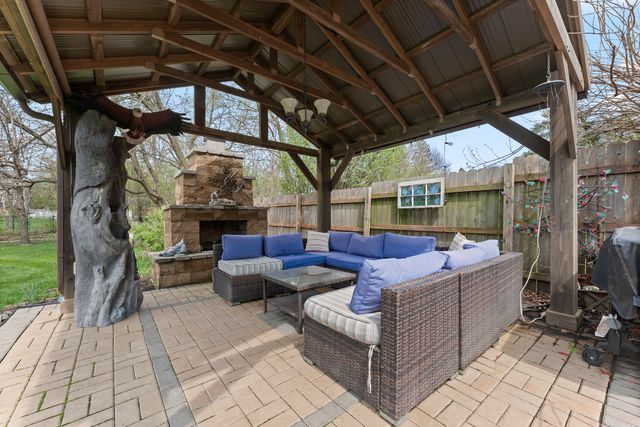 16W604 Crest Avenue, Bensenville, IL 60106