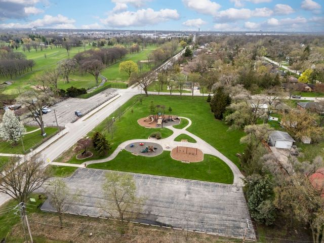 16W604 Crest Avenue, Bensenville, IL 60106