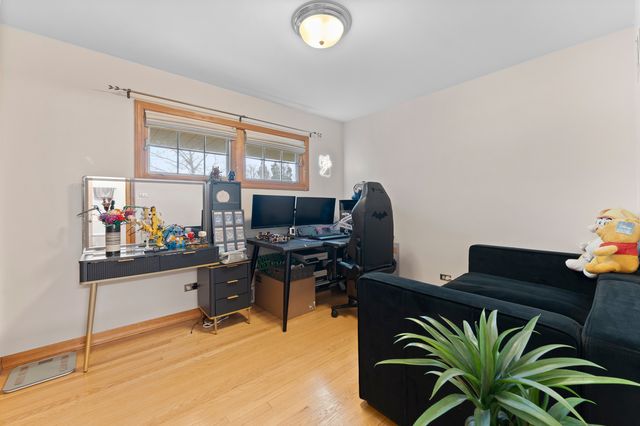 16W604 Crest Avenue, Bensenville, IL 60106