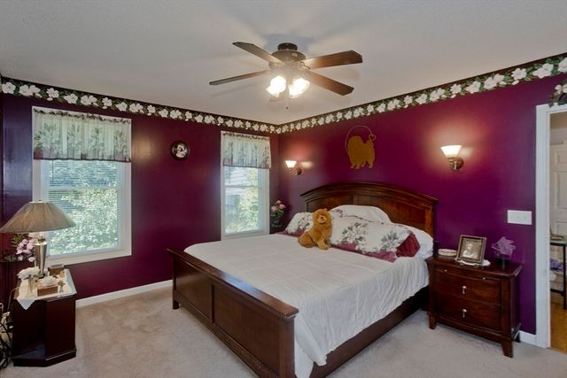 12 Camelot Ln, Easthampton, MA 01027
