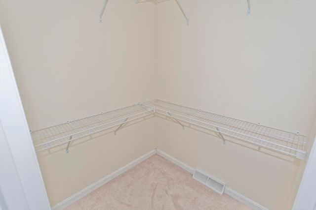 12 Camelot Ln, Easthampton, MA 01027