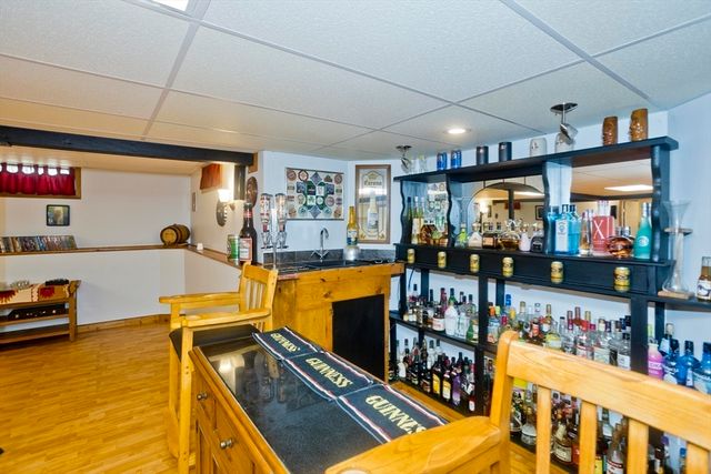 12 Camelot Ln, Easthampton, MA 01027