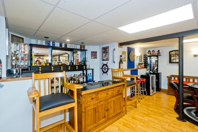 12 Camelot Ln, Easthampton, MA 01027