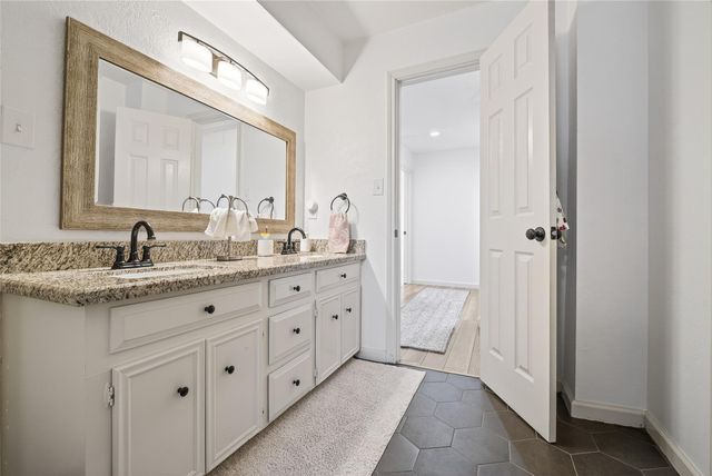 1910 Wagon Gap Trail, Houston, TX 77090