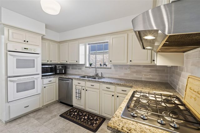 1910 Wagon Gap Trail, Houston, TX 77090